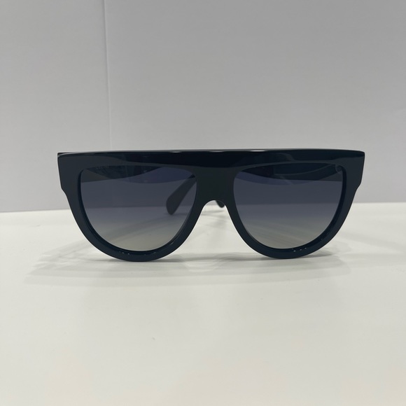 Celine - Picture 1 of 6